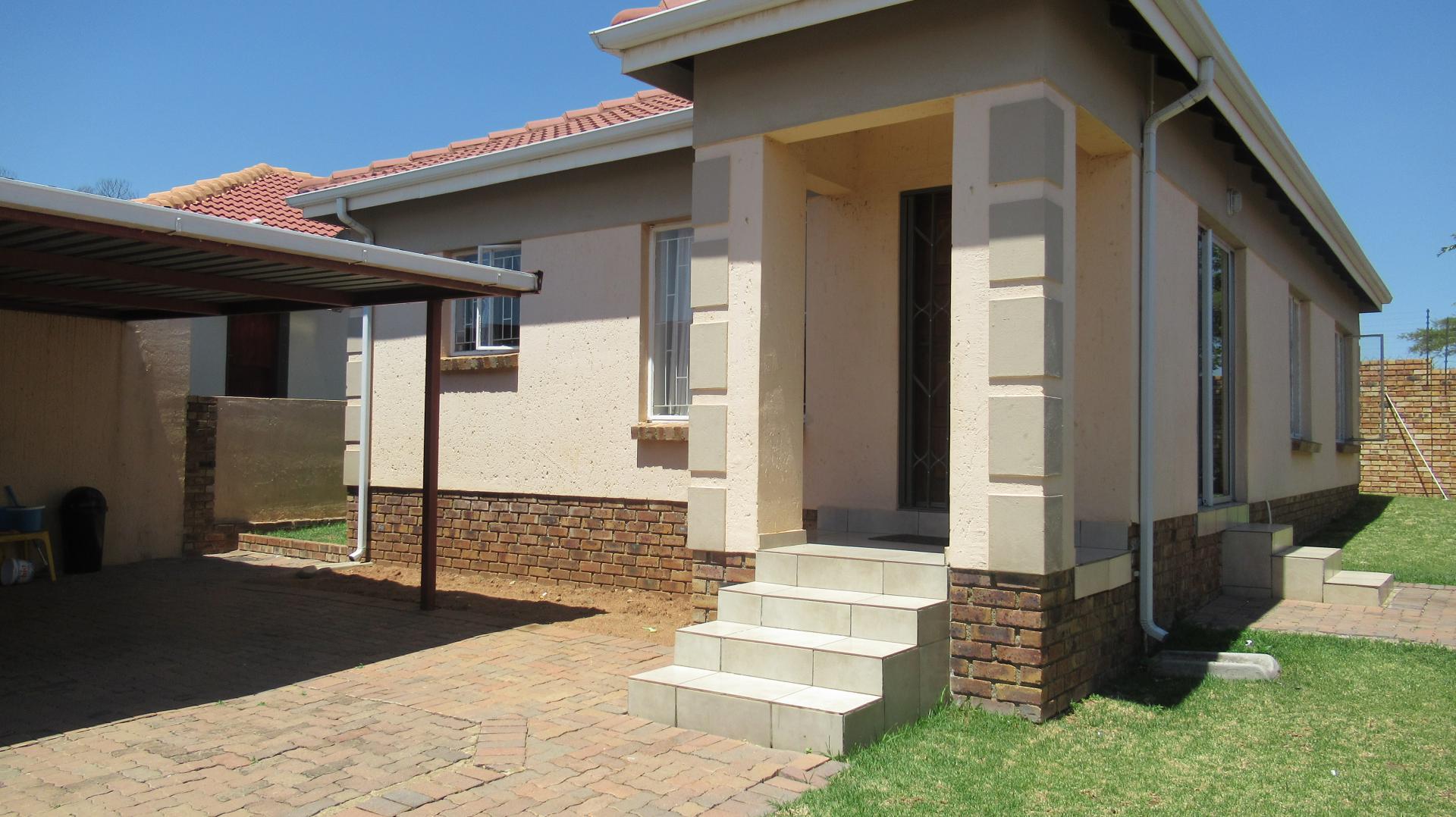 Front View of property in Zandspruit