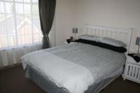 Bed Room 1 - 15 square meters of property in Helikon Park
