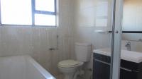 Bathroom 1 - 7 square meters of property in Gleneagles