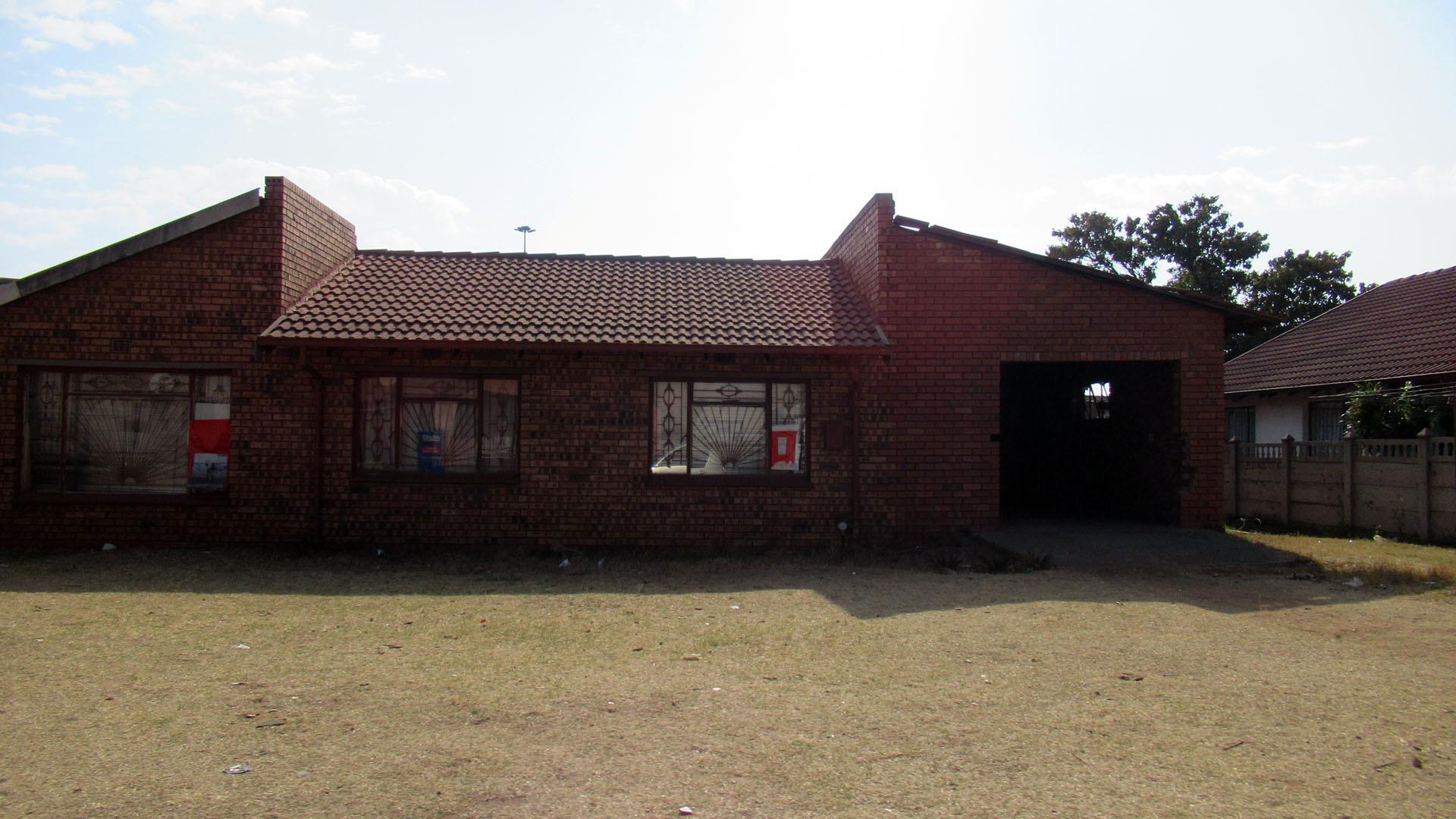 Front View of property in Emalahleni (Witbank) 