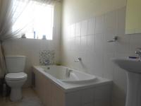 Bathroom 1 - 4 square meters of property in Brentwood Park