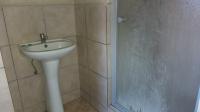 Main Bathroom - 3 square meters of property in Cruywagenpark