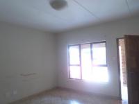 Lounges - 16 square meters of property in Cruywagenpark