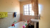 Bathroom 1 - 6 square meters of property in Mahube Valley