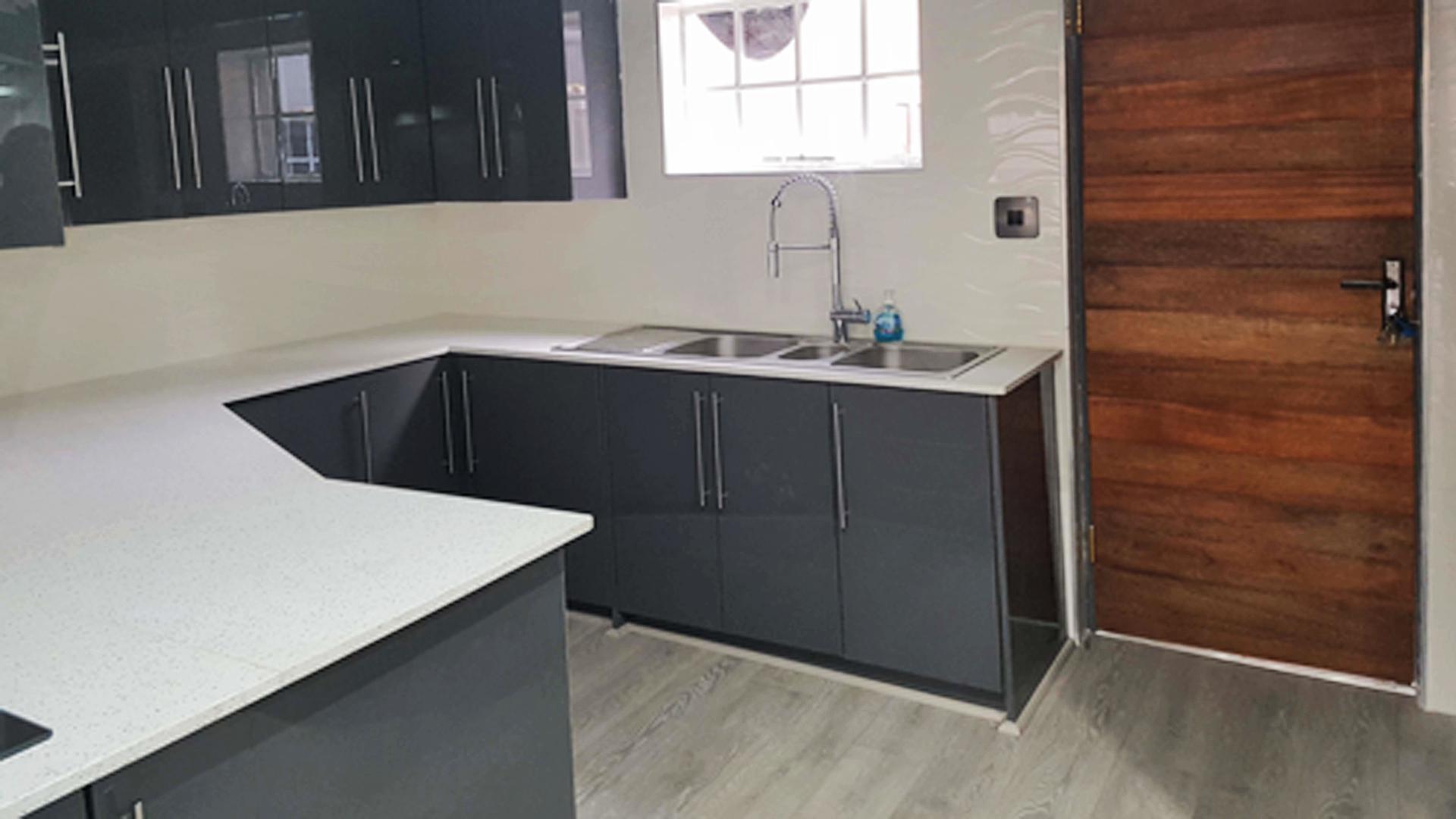 Kitchen - 22 square meters of property in Sandton