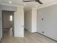 Main Bedroom - 21 square meters of property in Sandton