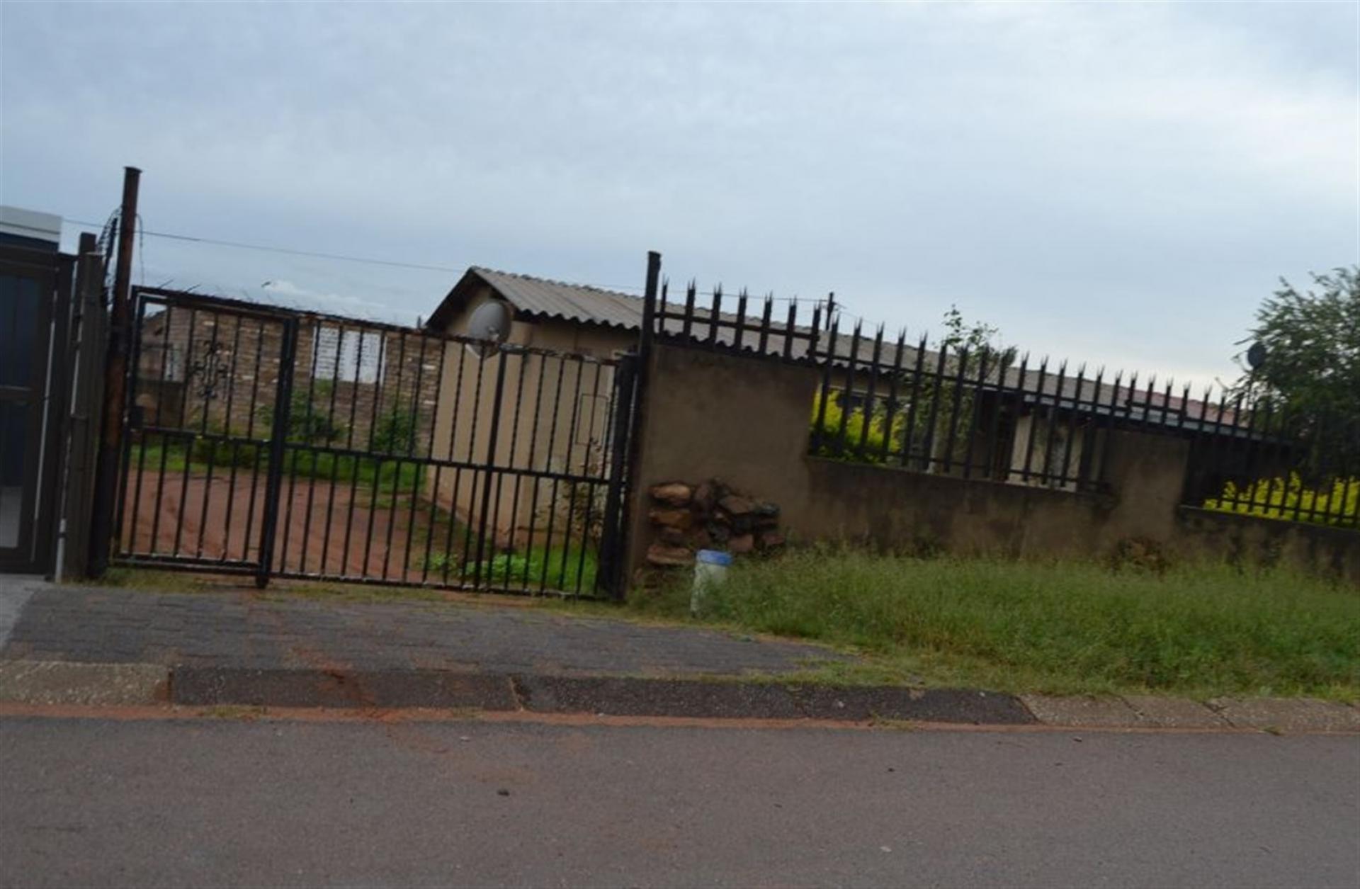 Front View of property in Klipspruit West