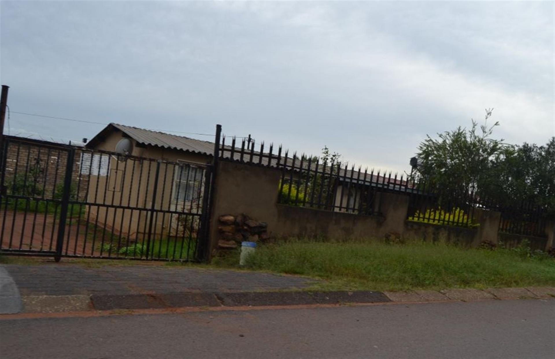 Front View of property in Klipspruit West