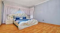 Bed Room 1 - 15 square meters of property in Rangeview