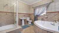 Bathroom 1 - 10 square meters of property in Rangeview