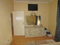 Bed Room 1 - 15 square meters of property in Rangeview