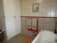 Bathroom 1 - 10 square meters of property in Rangeview