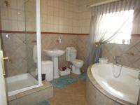 Main Bathroom - 9 square meters of property in Rangeview
