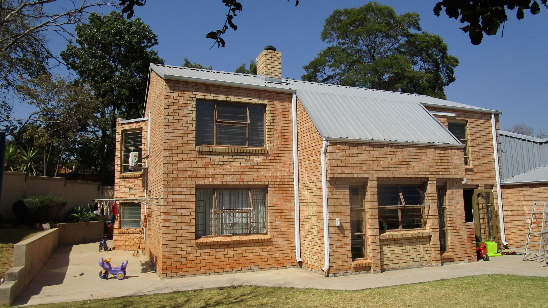Front View of property in Craighall Park