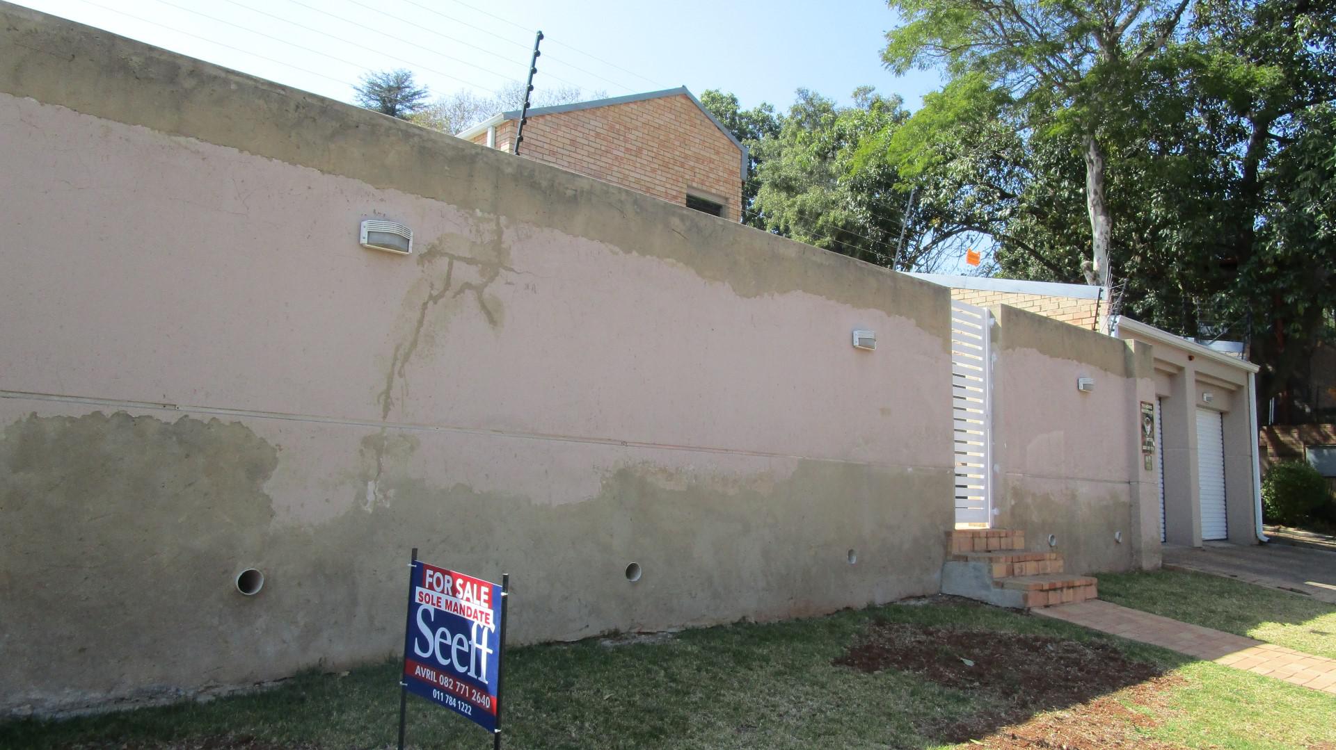 Front View of property in Craighall Park