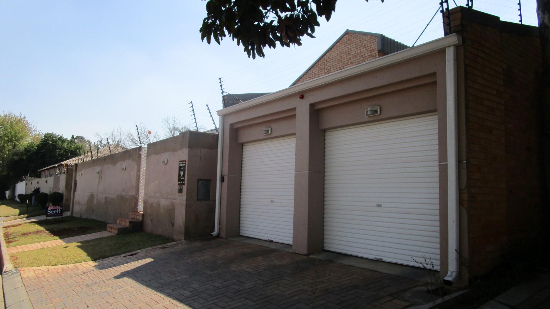 Front View of property in Craighall Park