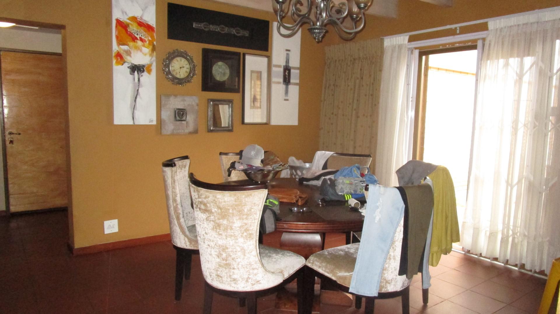 Dining Room of property in Craighall Park