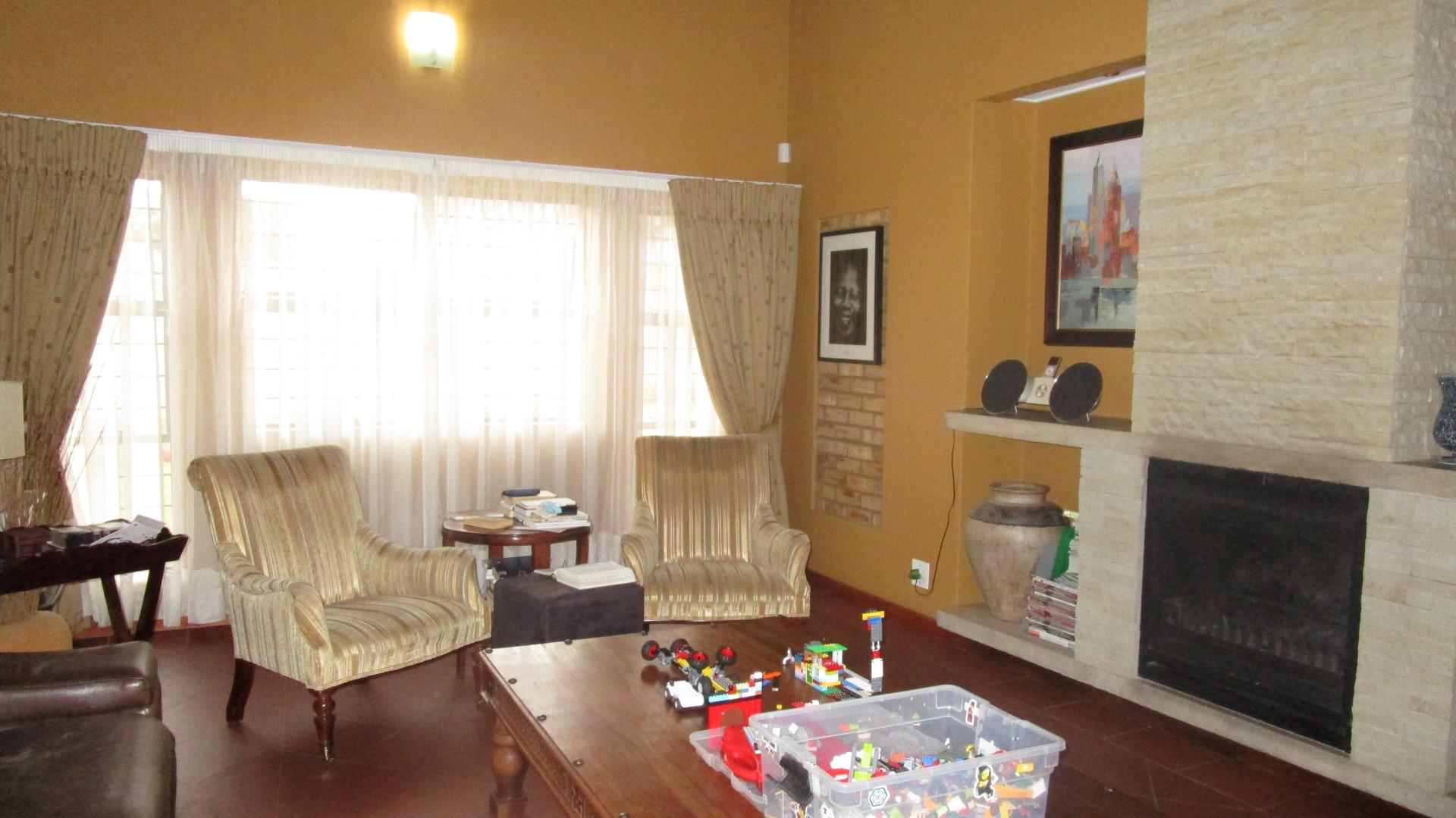 Lounges - 46 square meters of property in Craighall Park