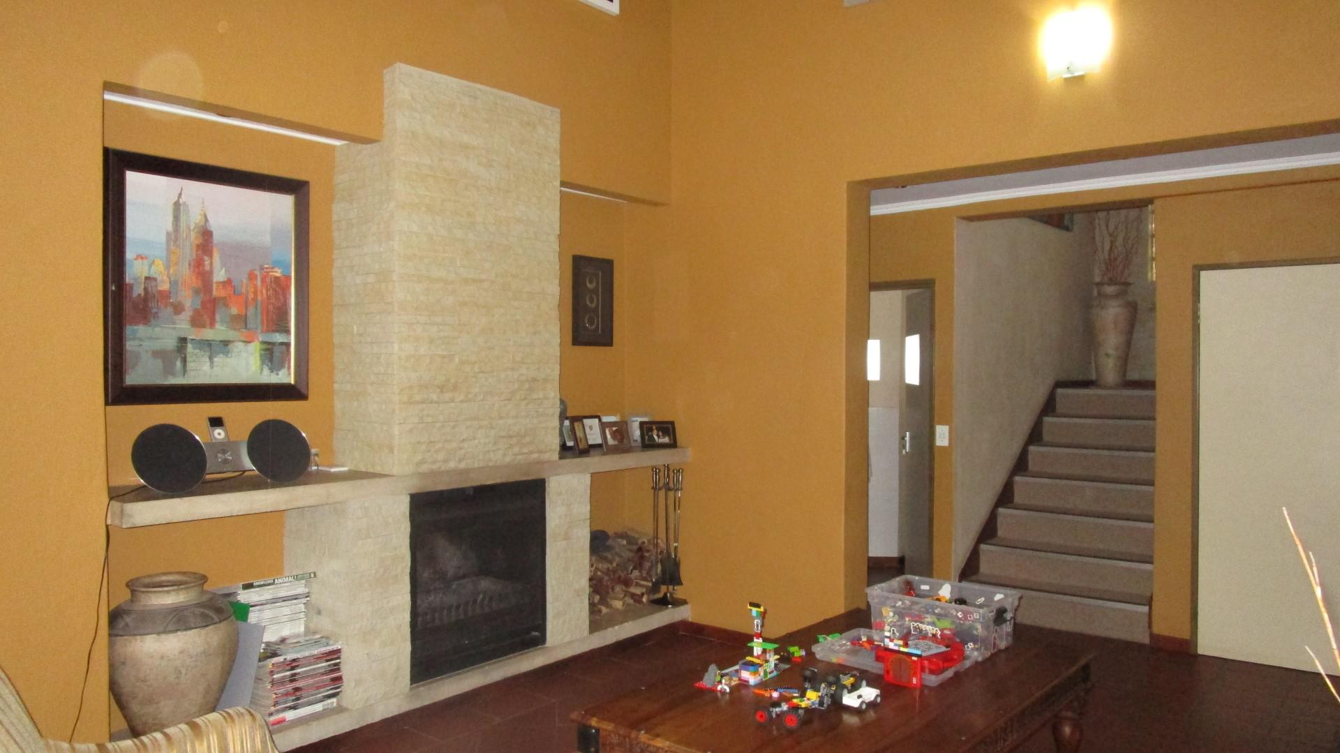 Lounges - 46 square meters of property in Craighall Park