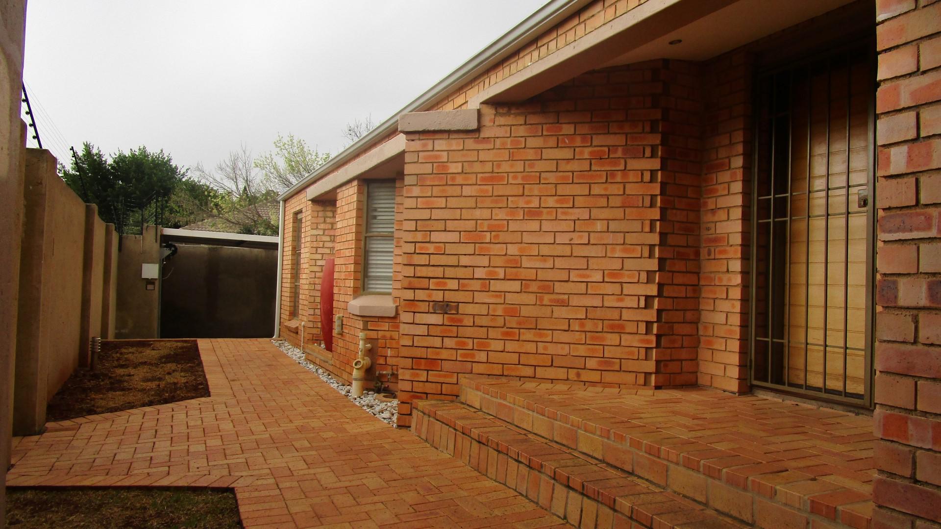 Front View of property in Craighall Park