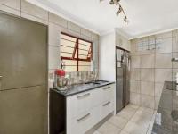 Kitchen - 10 square meters of property in Craighall Park