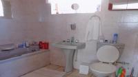 Main Bathroom - 6 square meters of property in Piet Retief