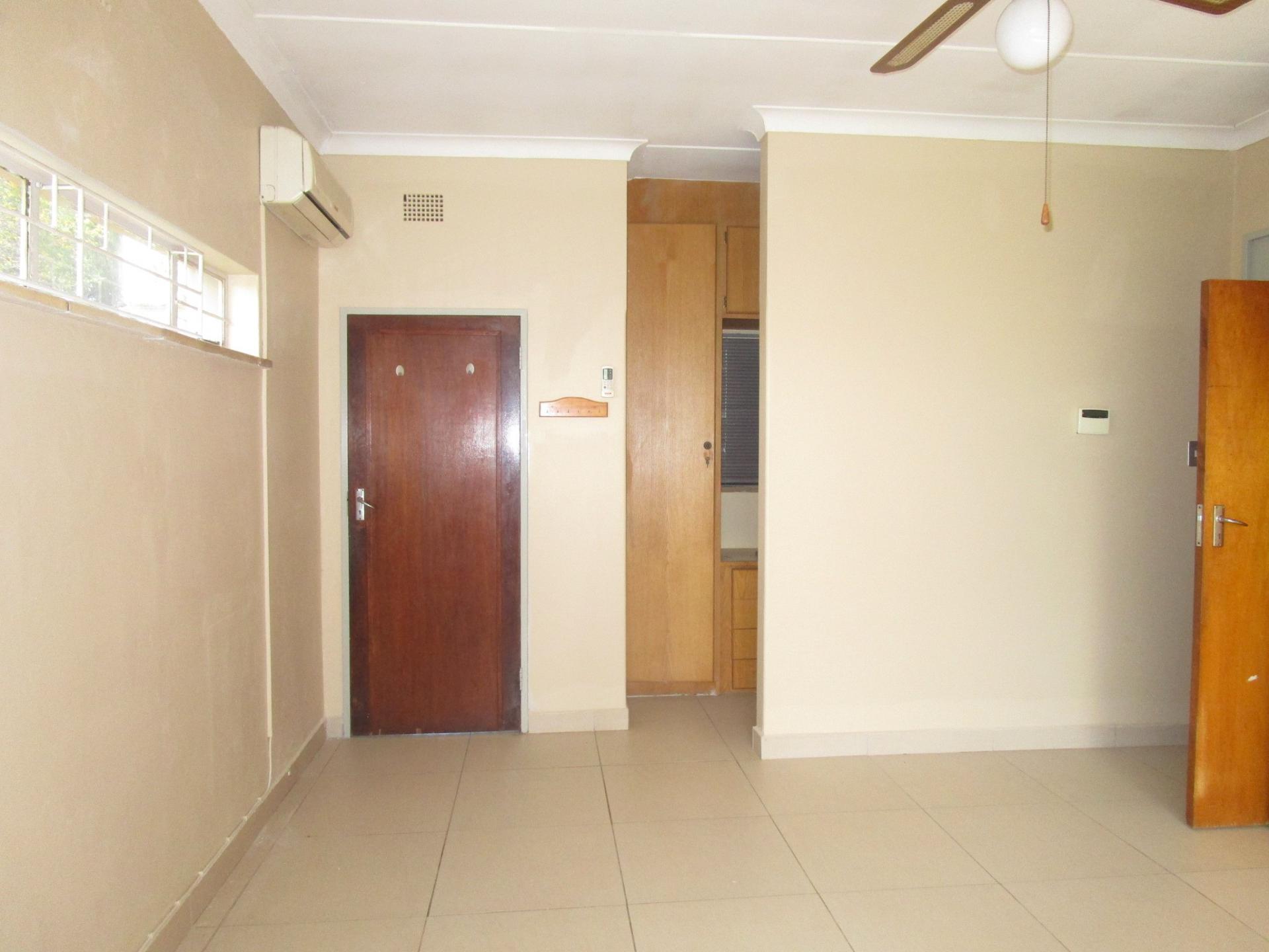 Main Bedroom - 29 square meters of property in Risiville