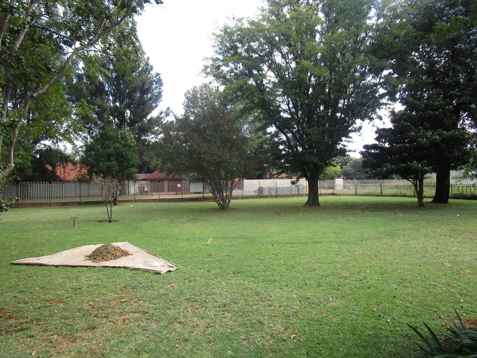 Garden of property in Risiville