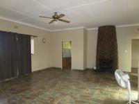 Lounges - 38 square meters of property in Risiville