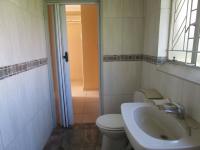 Main Bathroom - 9 square meters of property in Risiville