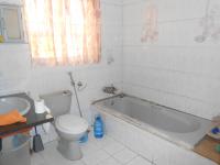 Bathroom 1 - 6 square meters of property in Robertsham