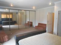 Main Bedroom - 30 square meters of property in Robertsham