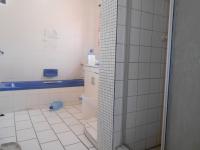 Main Bathroom - 9 square meters of property in Robertsham