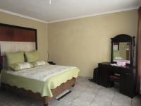 Main Bedroom - 25 square meters of property in Eldorado Park AH