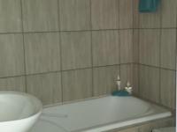 Bathroom 1 - 5 square meters of property in Birchleigh