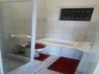 Bathroom 1 - 5 square meters of property in Birchleigh