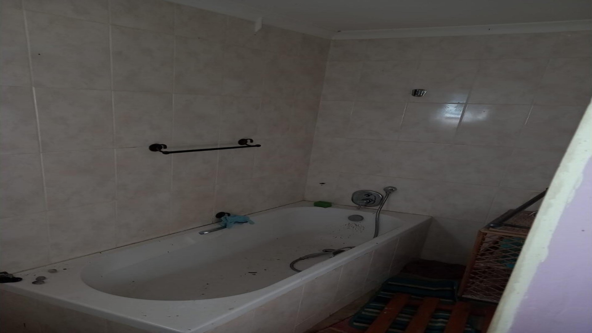 Bathroom 1 of property in Hillary 