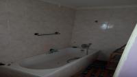 Bathroom 1 of property in Hillary 