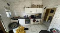 Kitchen of property in Hillary 
