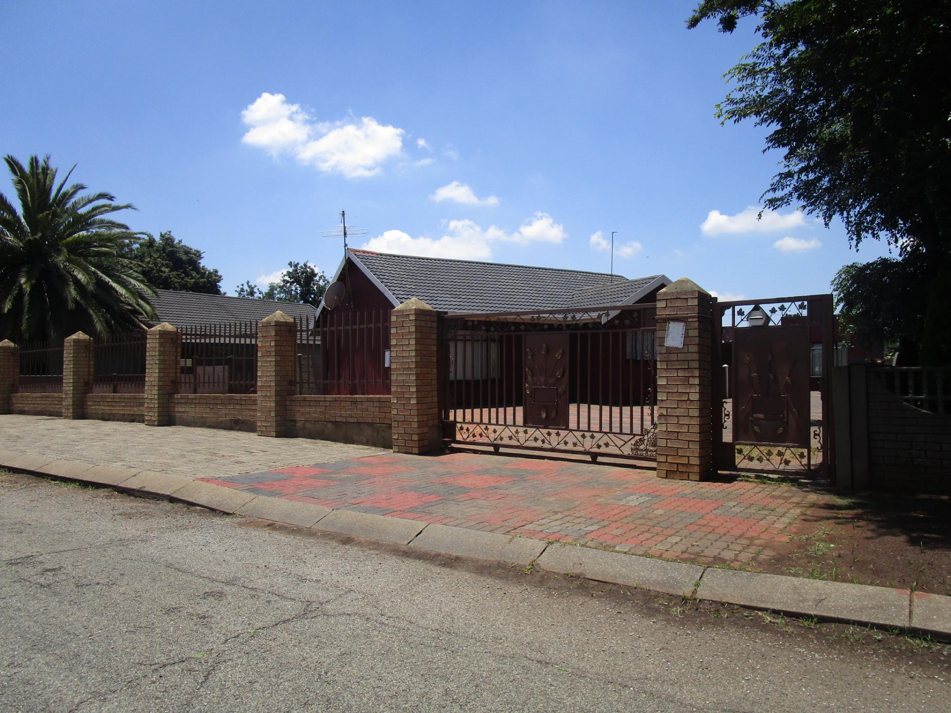 Front View of property in Meyerton