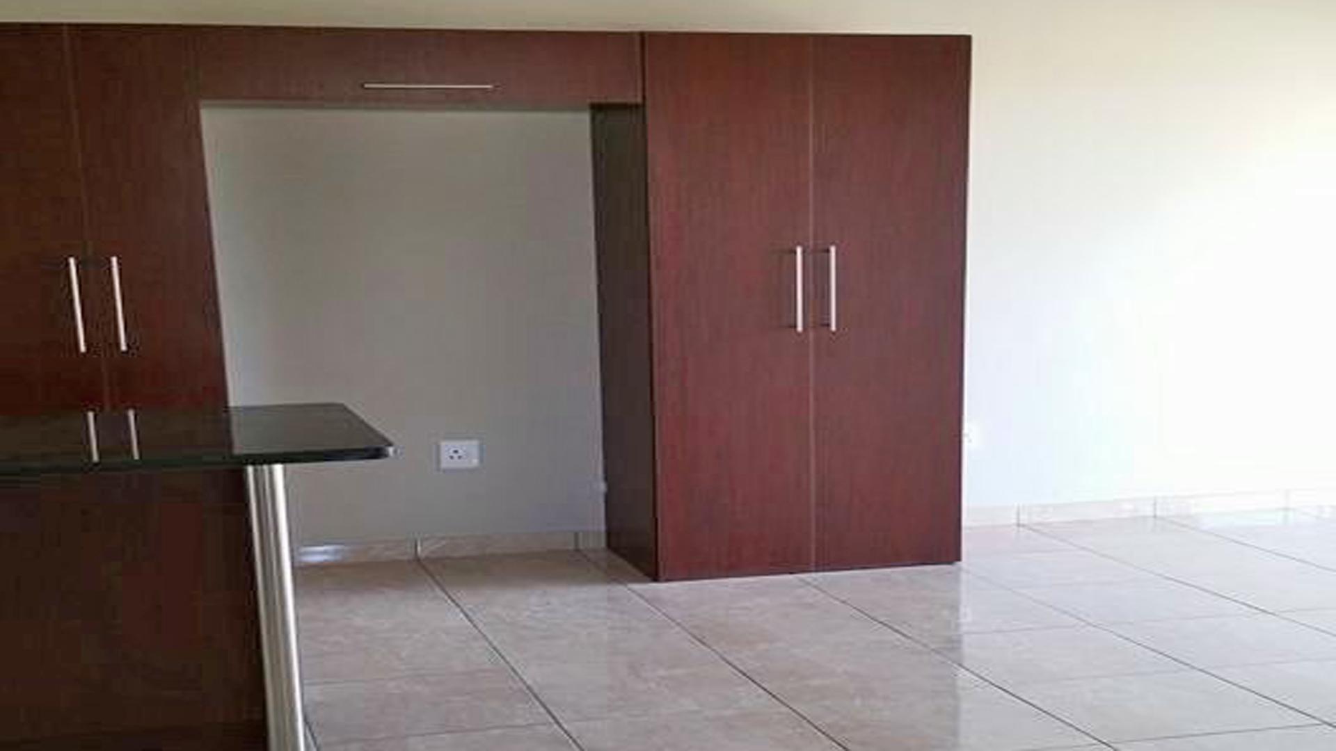 Kitchen - 15 square meters of property in Waterval East