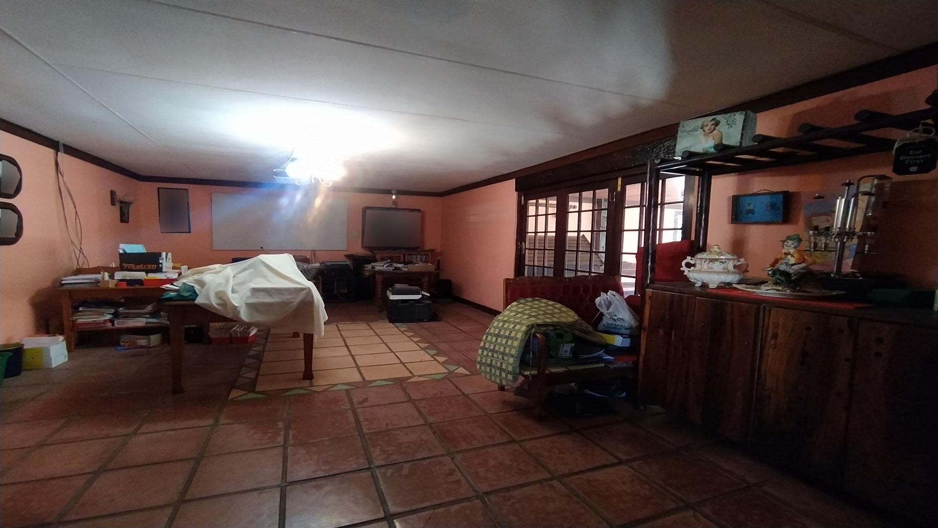 Spaces of property in Mooiwater Agricultural Plots