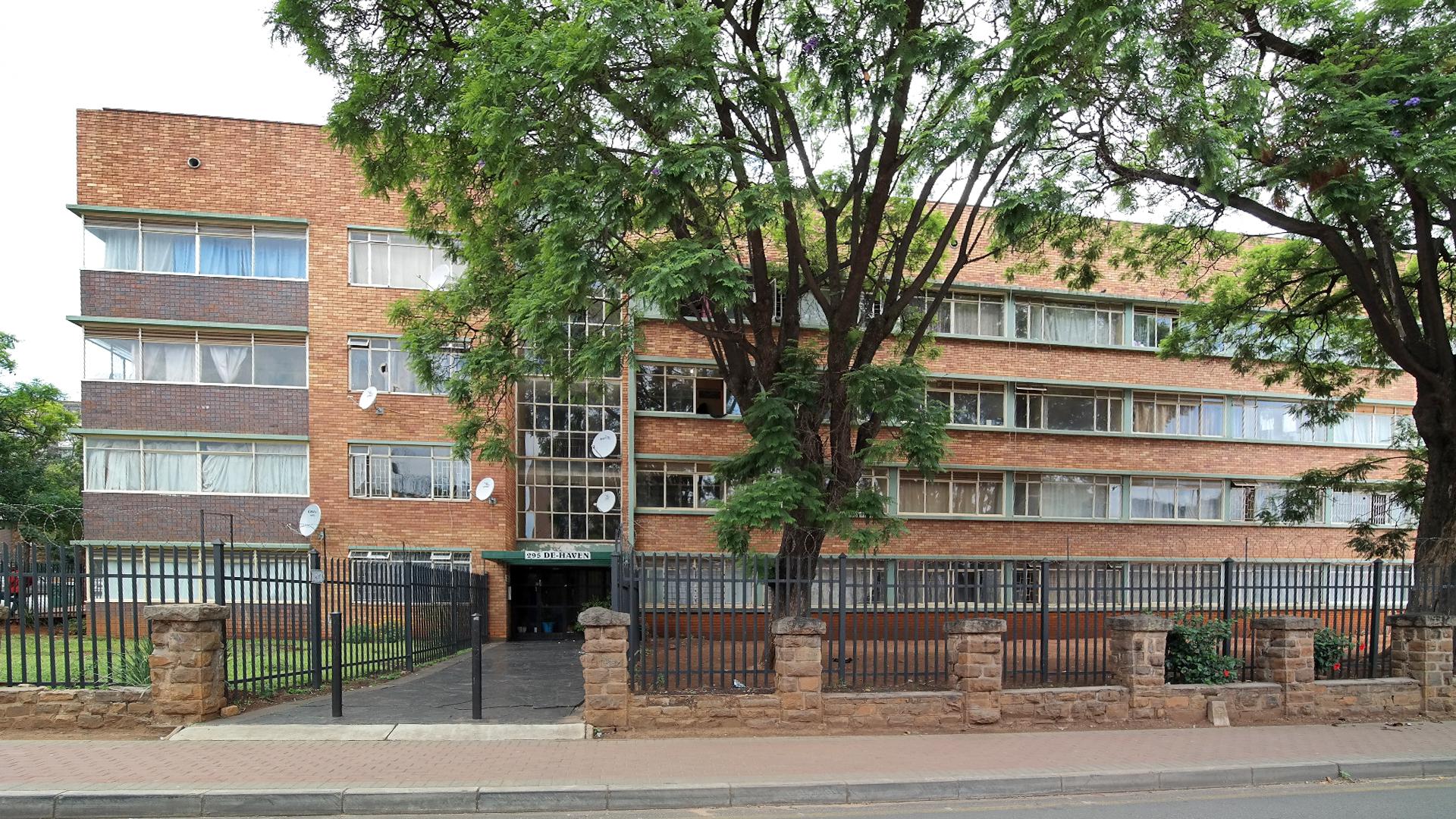 Front View of property in Sunnyside