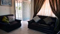 Lounges - 13 square meters of property in Tongaat