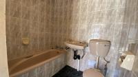 Bathroom 1 - 12 square meters of property in Toekomsrus