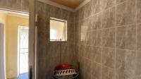 Bathroom 1 - 12 square meters of property in Toekomsrus