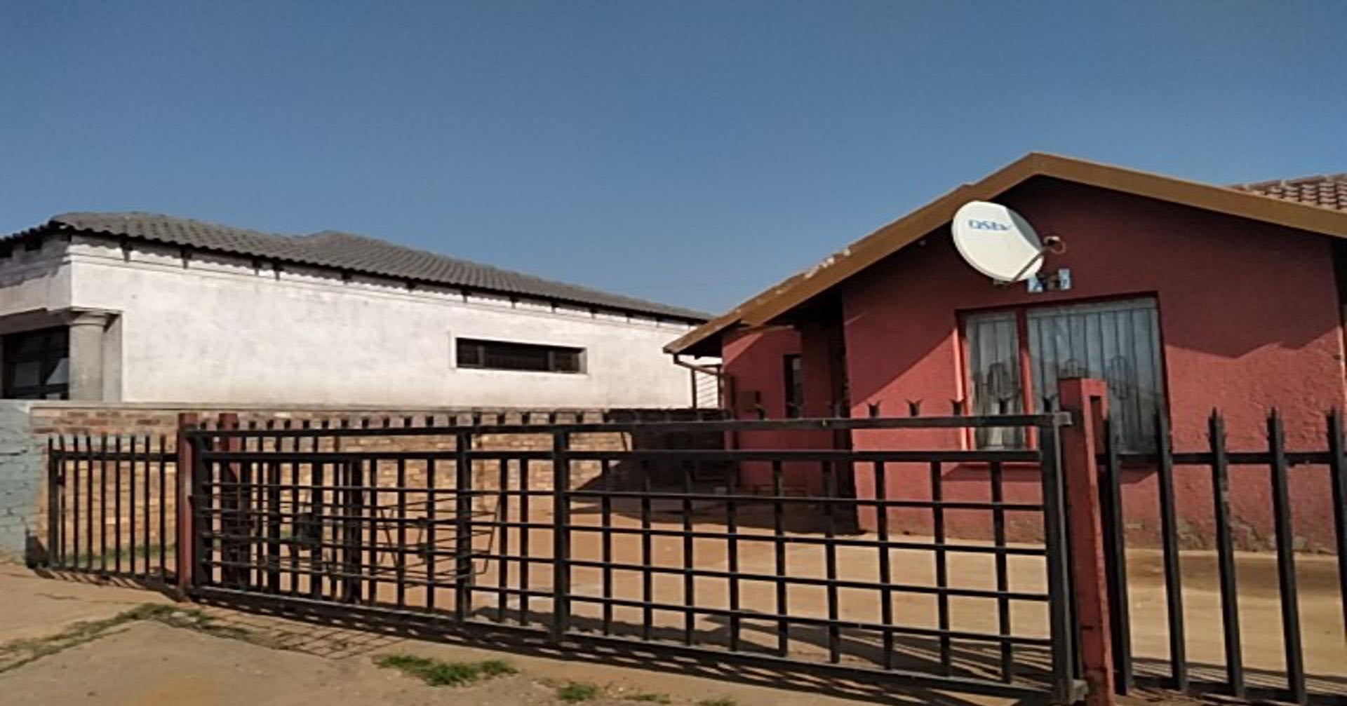 Front View of property in Emalahleni (Witbank) 