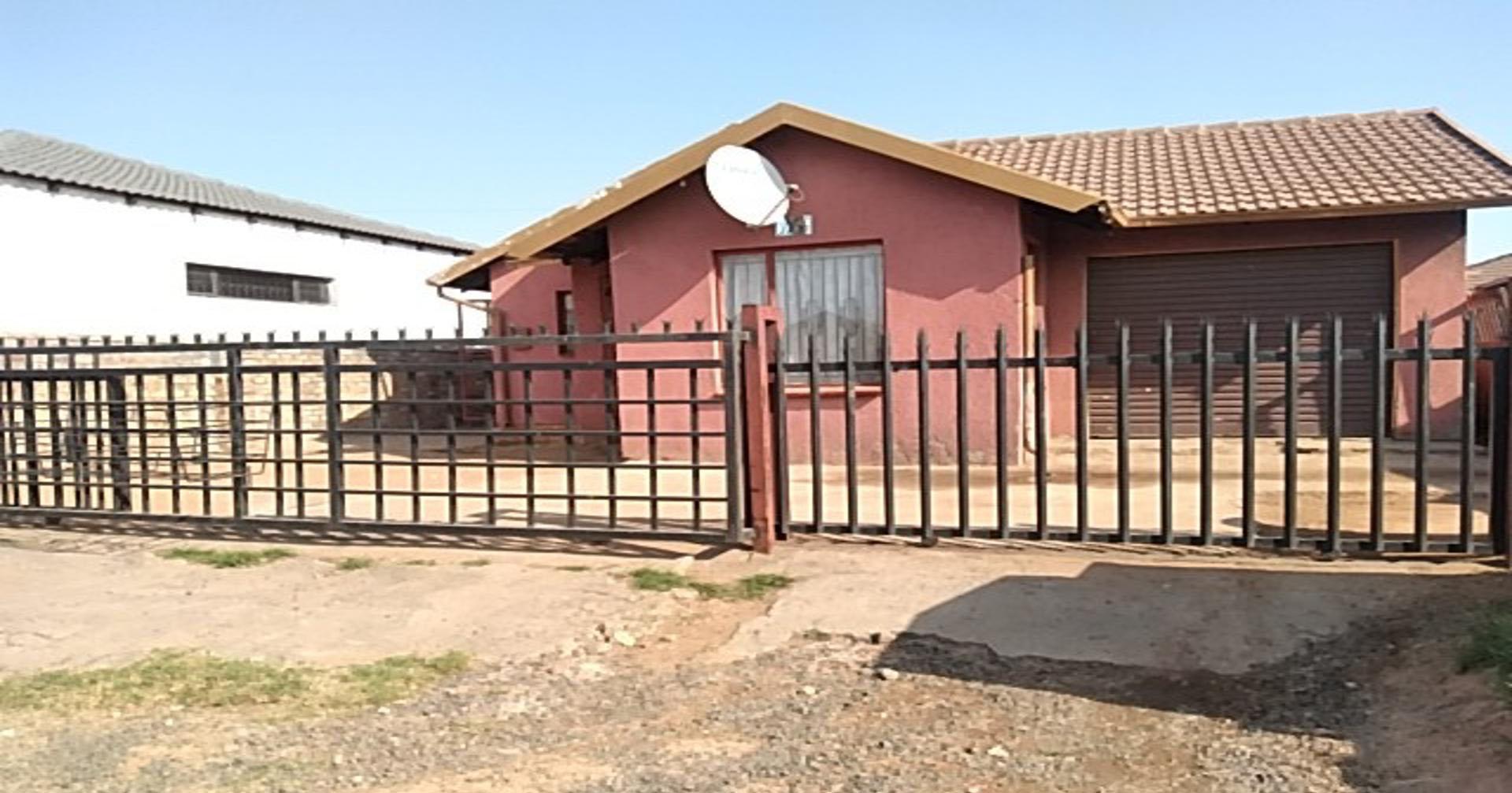 Front View of property in Emalahleni (Witbank) 