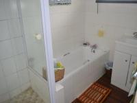 Bathroom 3+ of property in Gonubie