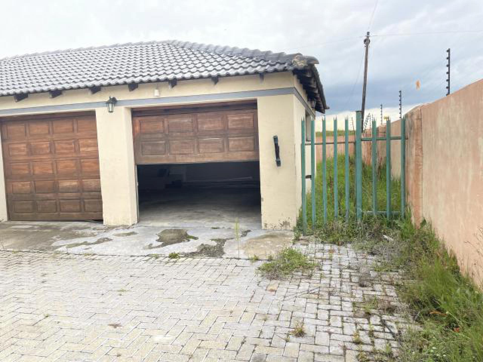Front View of property in Secunda